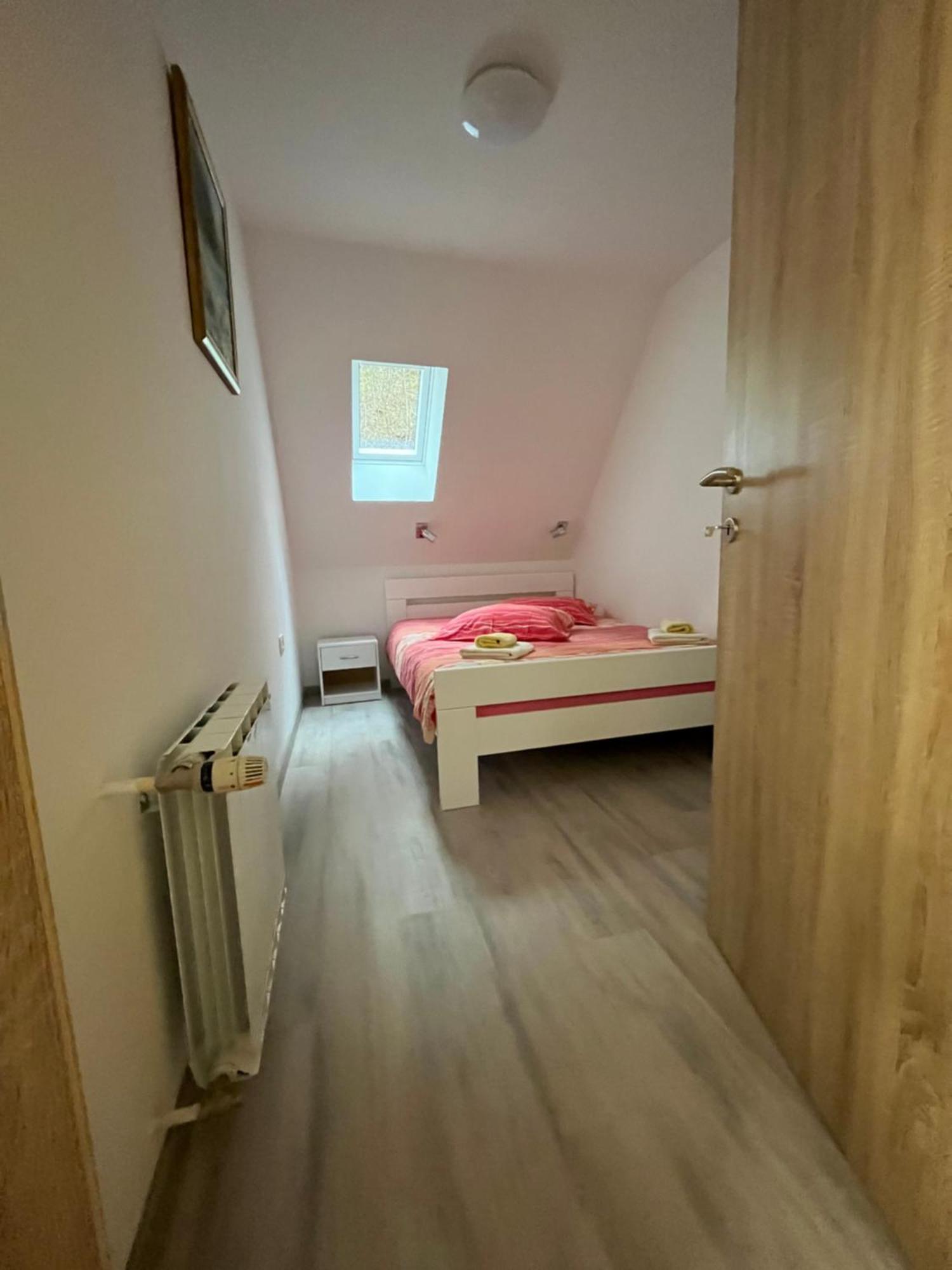 Apartmaji In Sobe Cuder Soča Zimmer foto